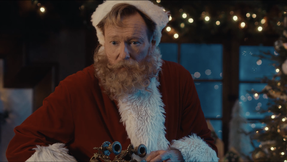 Airalo “How Roaming (Almost) Stole Christmas”